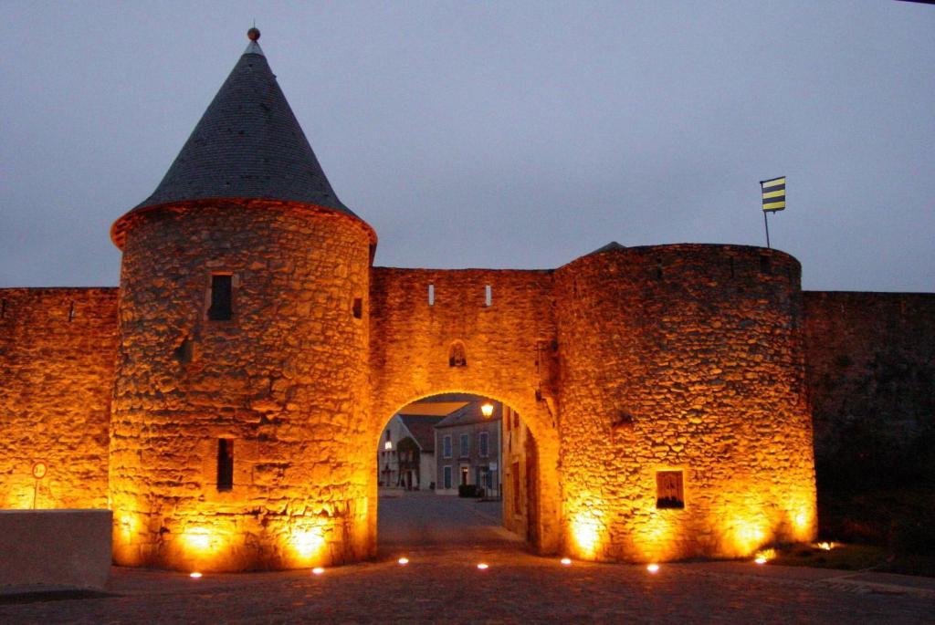 Relais De L'Alsou- Piscine Panzió Labastide-en-Val Kültér fotó